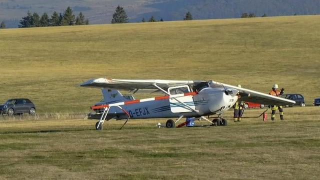 德國飛機開進(jìn)人群造成3人死亡5人受傷