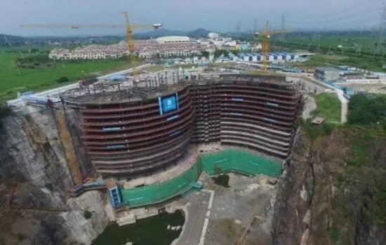 中國再造建筑奇跡 上海深坑酒店
