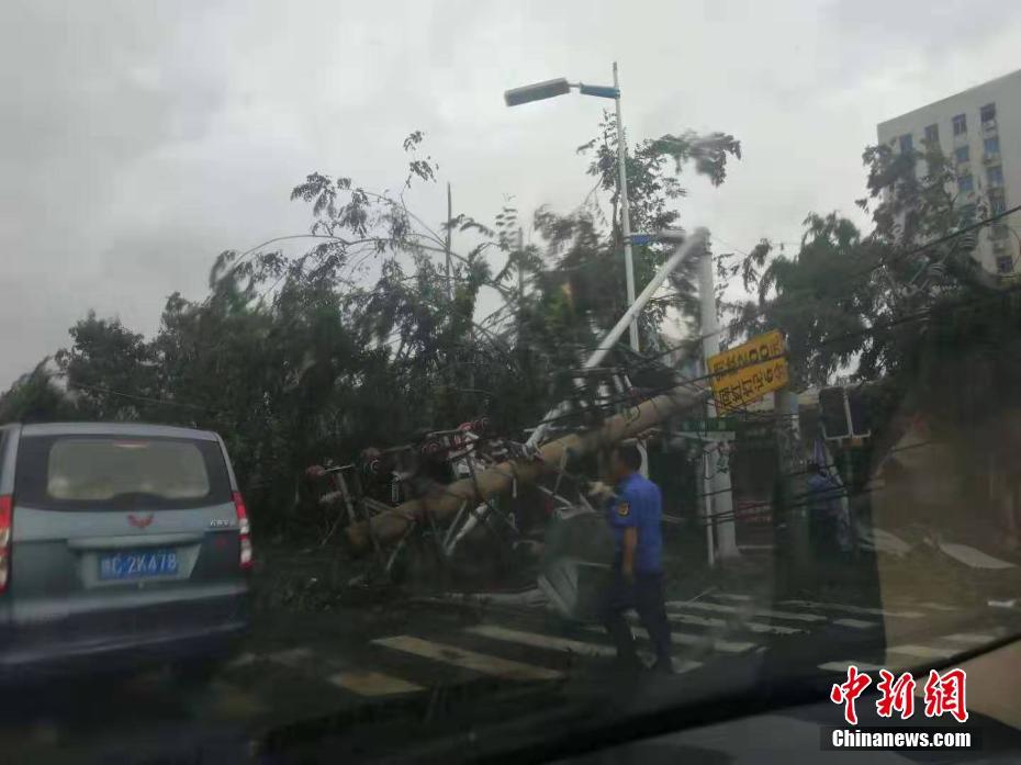 海南儋州突發龍卷風