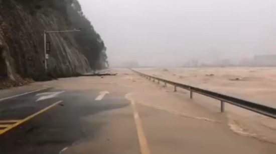 浙江樂清江河水位暴漲
