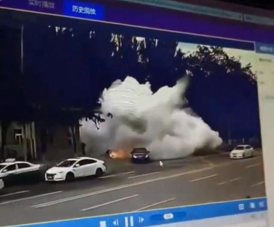 遼寧一兩輪機動車街頭爆炸