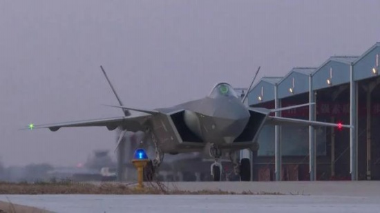空軍多支英雄部隊(duì)列裝殲-20