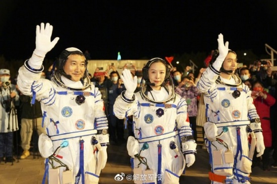神舟十三號航天員進駐天和核心艙