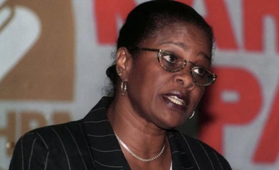 巴巴多斯選舉桑德拉·梅森為第一任總統