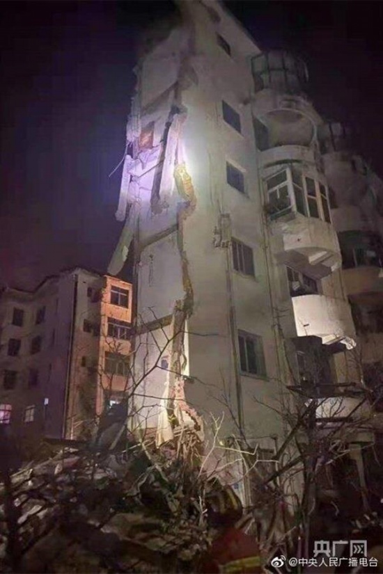 江西一職工宿舍樓坍塌4人死亡