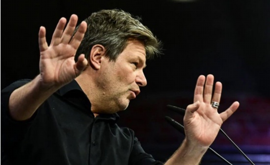 德國新任副總理羅伯特·哈貝克是能源、氣候、經(jīng)濟“超級”部長