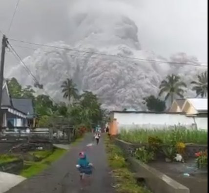 印尼火山噴發造成34人死亡