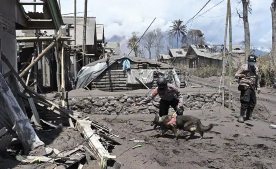 印尼火山噴發造成34人死亡