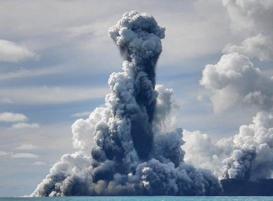 湯加火山爆發威力約千顆原子彈爆炸