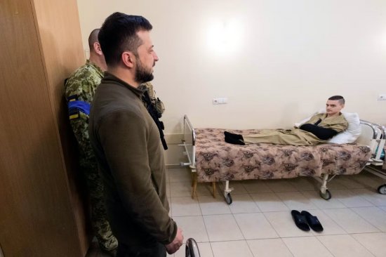 烏克蘭總統澤連斯基說新的俄羅斯制裁還不夠