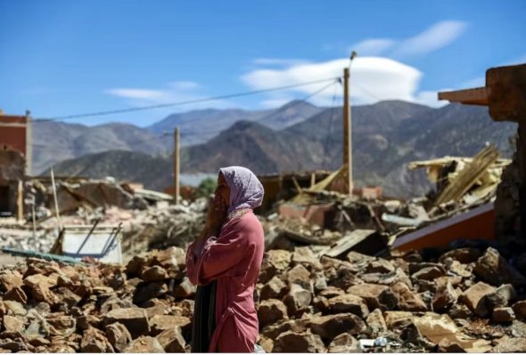 摩洛哥地震死亡人數超過2800人 幸存者在戶外露營