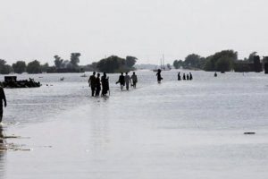 巴基斯坦暴雨泥石流形成7公里長的湖泊可能會引發洪