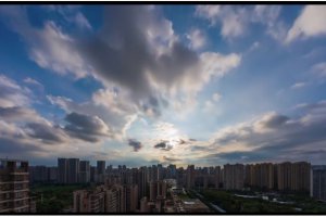 成都天空現(xiàn)超絕丁達爾效
