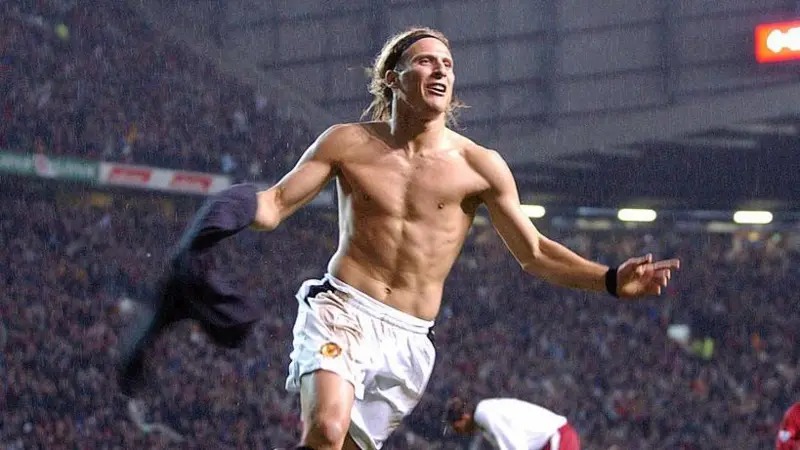 迭戈·弗蘭在老特拉福德球場脫掉球衣慶祝進球