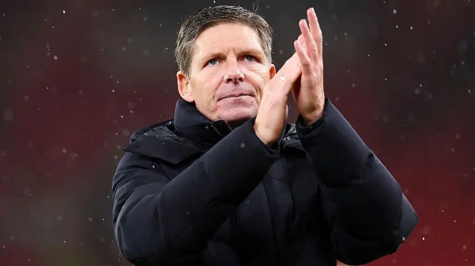 本賽季，奧利弗·格拉斯納執教的水晶宮隊在聯賽杯、英超聯賽和社區盾杯中都擊敗過利物浦隊。