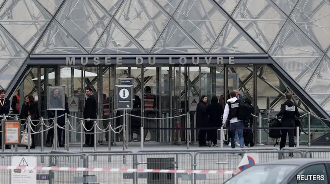 官員稱,兩名年齡分別為38歲和39歲的男子,以及兩名年齡分別為31歲和40歲的女子被捕。