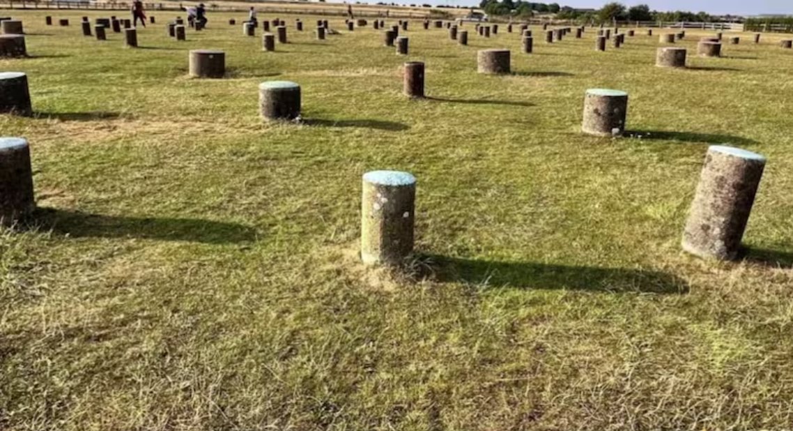 考古學家證實,人類曾在巨石陣附近開鑿過巨大的新石器時代坑穴